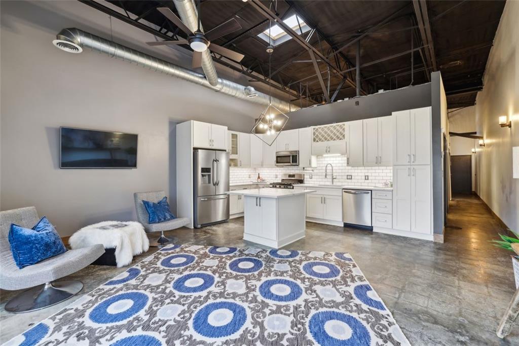 5200 PEACHTREE Road Unit 1106