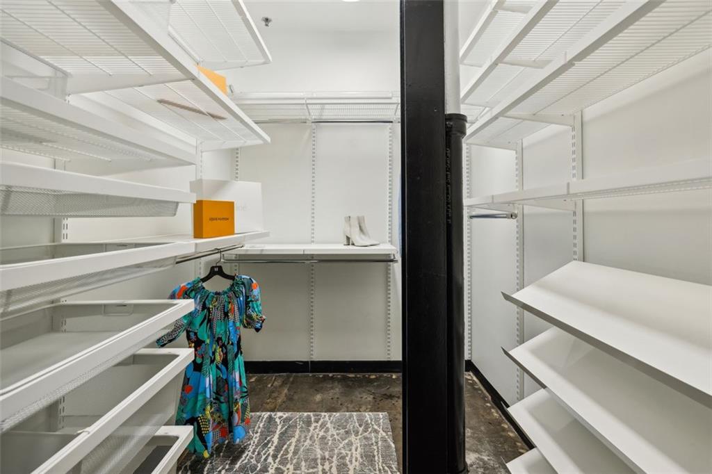 5200 PEACHTREE Road Unit 1106
