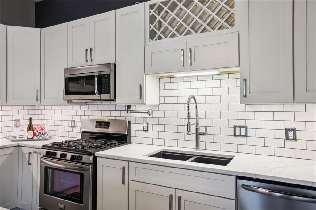 5200 PEACHTREE Road Unit 1106