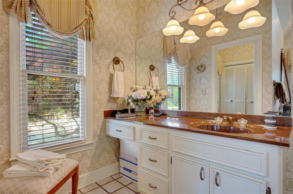 15445 Thorntree Run