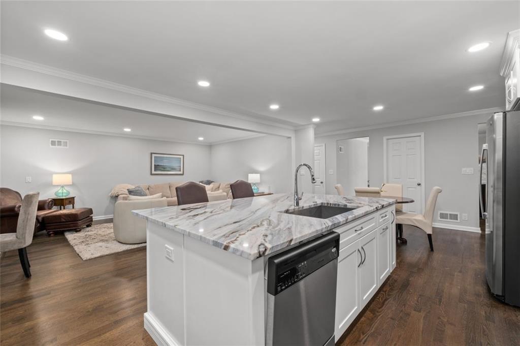4725 BRINKLEY Lane