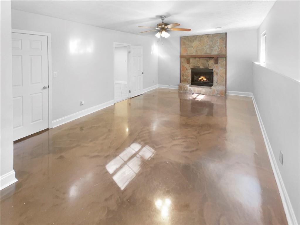1943 Roberts Lane