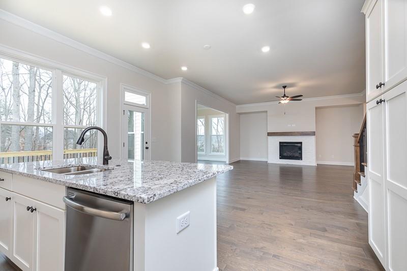 2411 Siskin Square Road