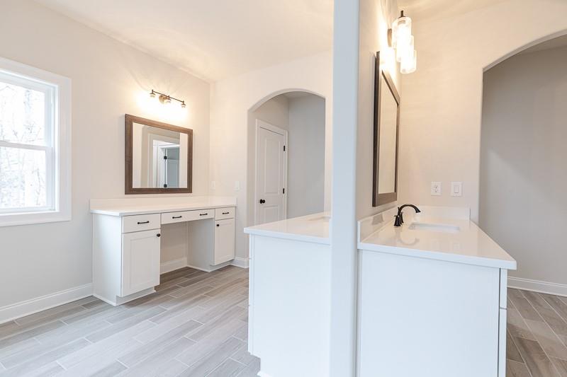 2411 Siskin Square Road