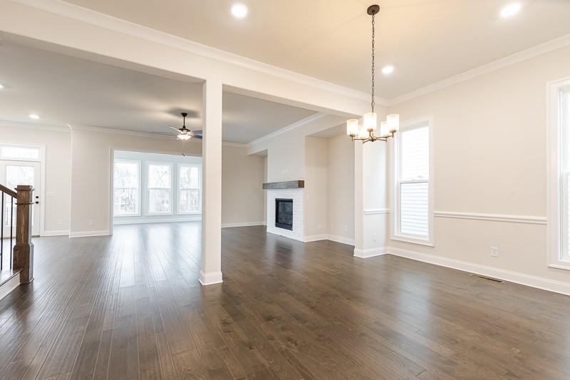 2411 Siskin Square Road