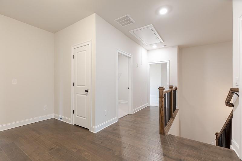 2411 Siskin Square Road