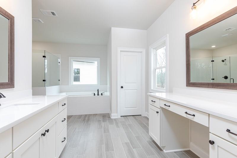 2411 Siskin Square Road