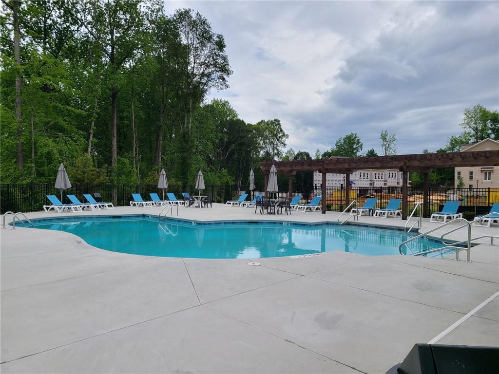 2411 Siskin Square Road