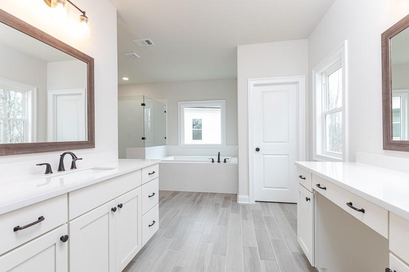 2411 Siskin Square Road