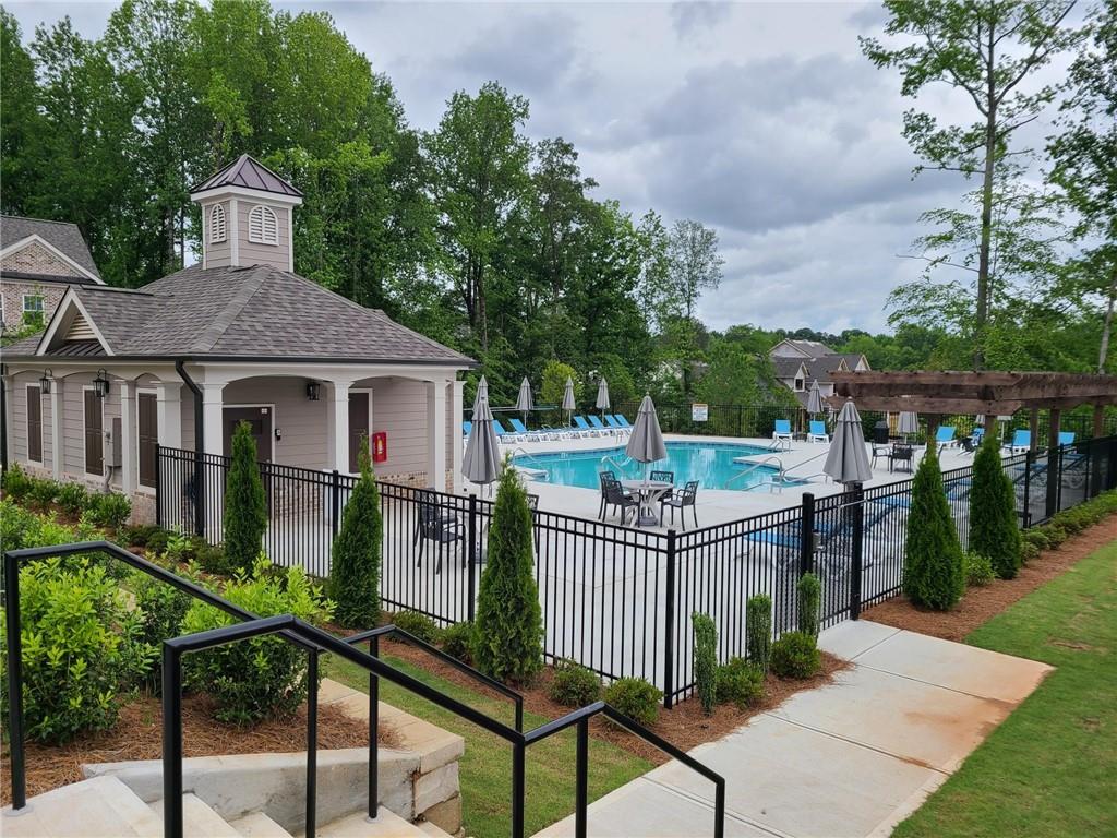 2411 Siskin Square Road