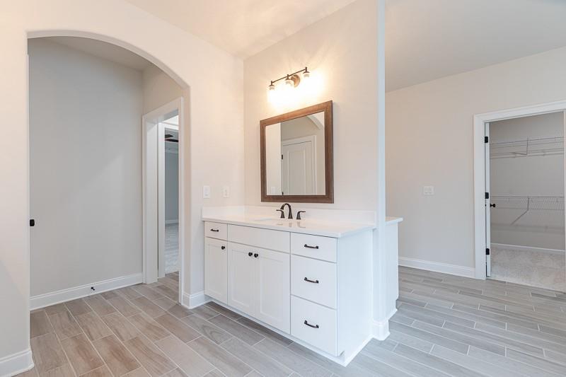 2411 Siskin Square Road