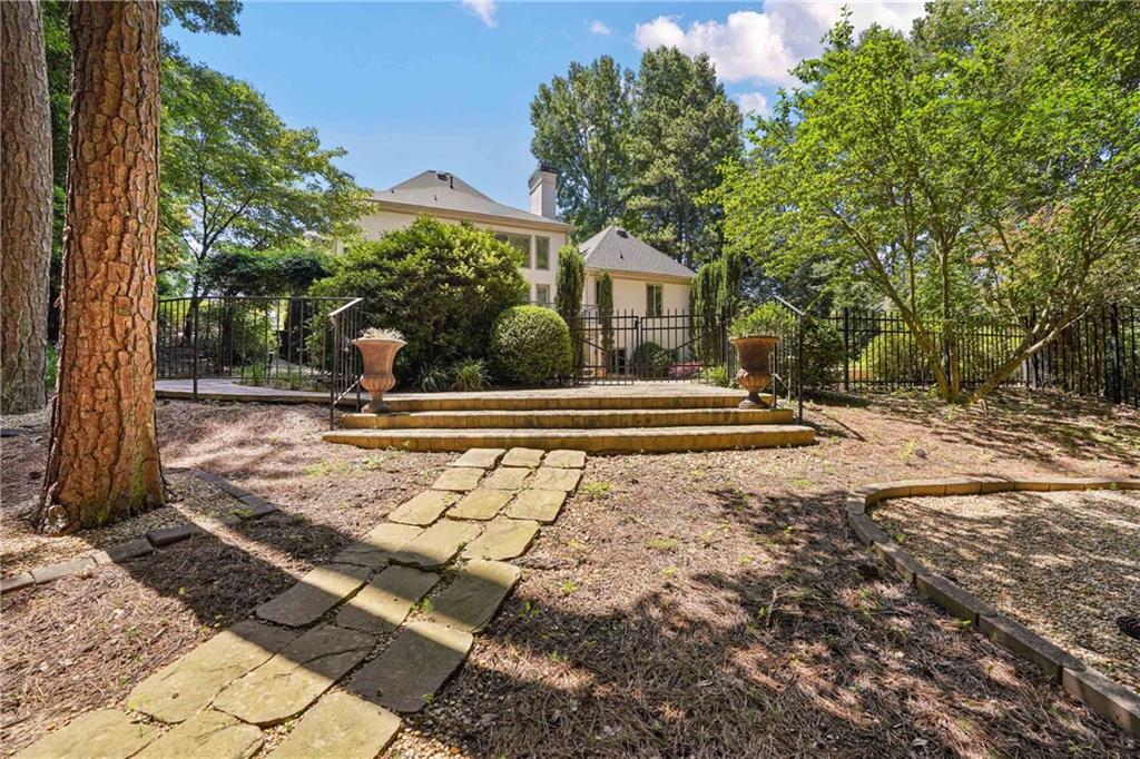 6025 Carlisle Lane