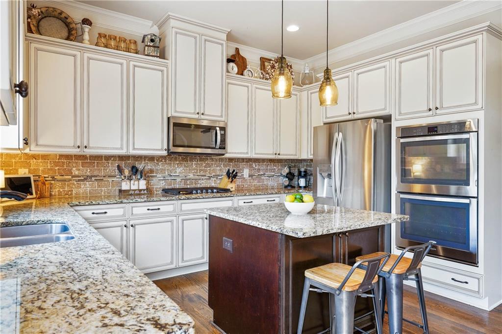 1744 Hickory Woods Pass