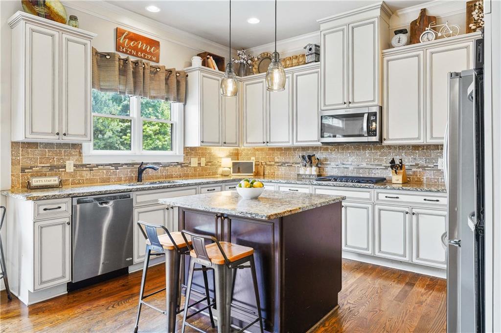 1744 Hickory Woods Pass