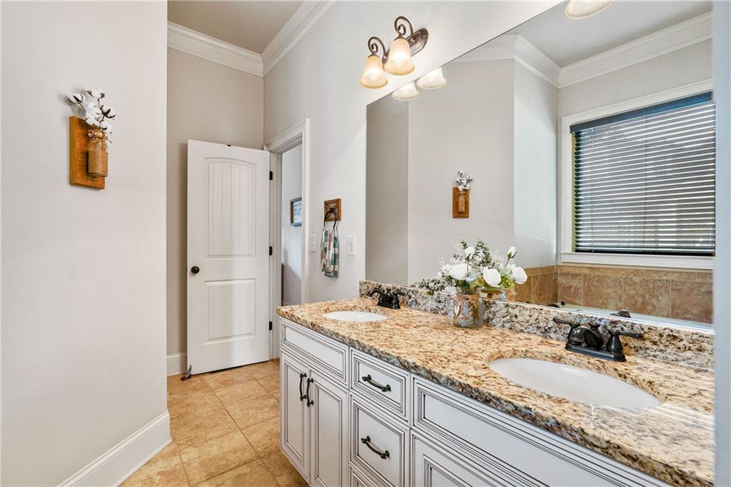 1744 Hickory Woods Pass