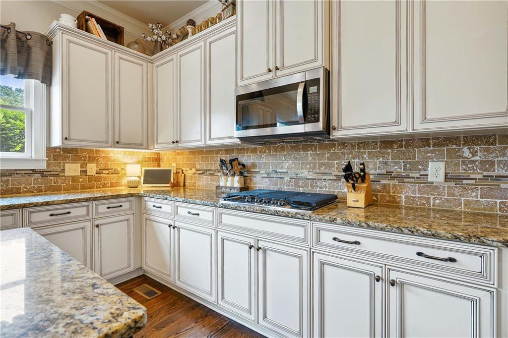 1744 Hickory Woods Pass