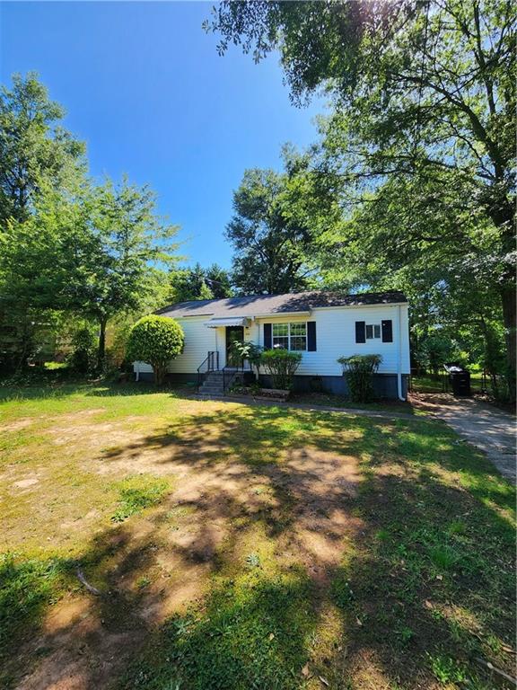 104 E Acres Drive SE