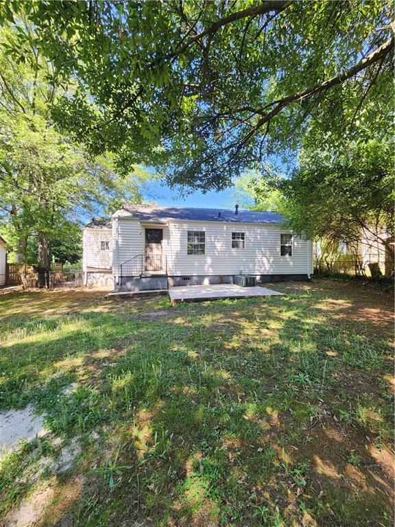 104 E Acres Drive SE