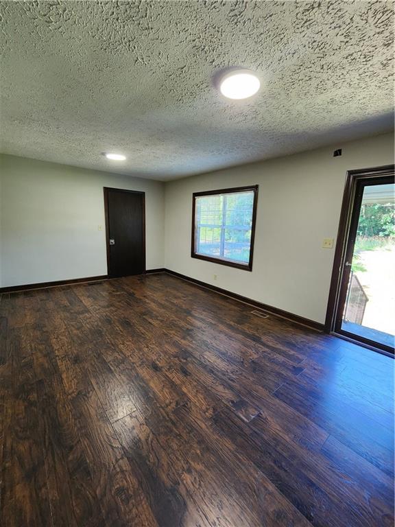 104 E Acres Drive SE