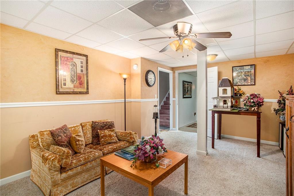 110 ELLENWOOD Court