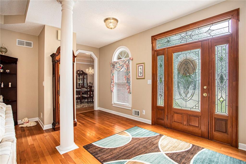 110 ELLENWOOD Court