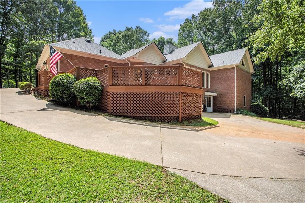 110 ELLENWOOD Court