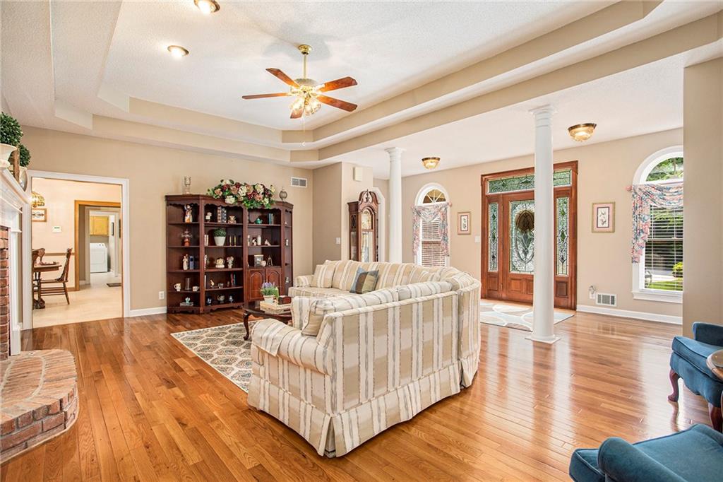 110 ELLENWOOD Court