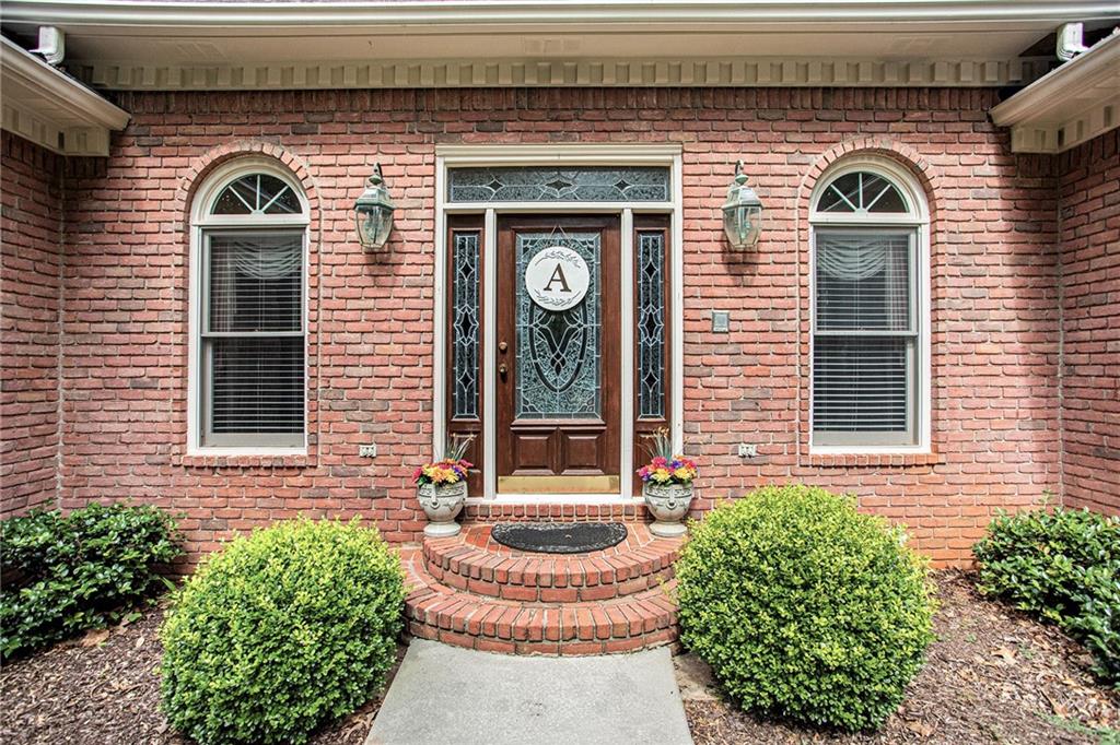 110 ELLENWOOD Court