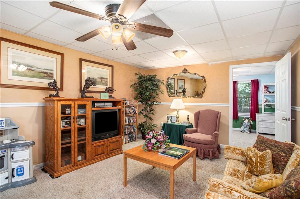 110 ELLENWOOD Court