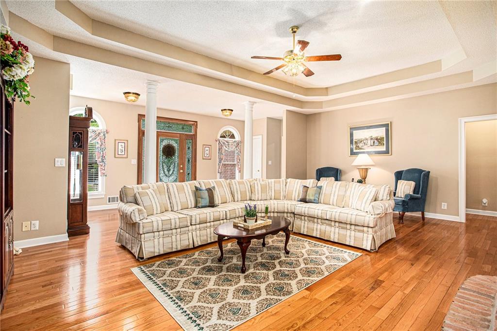 110 ELLENWOOD Court