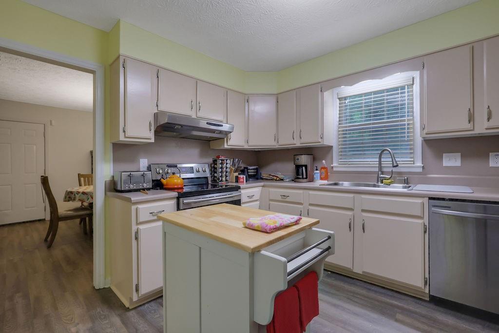 1823 Twin Branch Drive