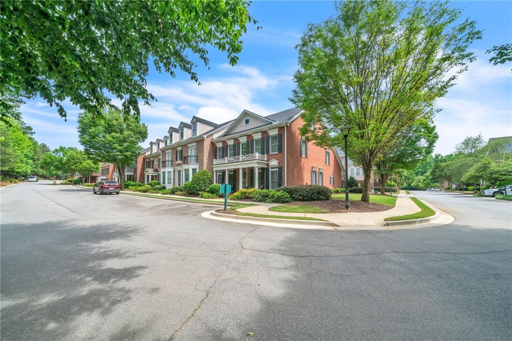 5811 Fairmont Trace