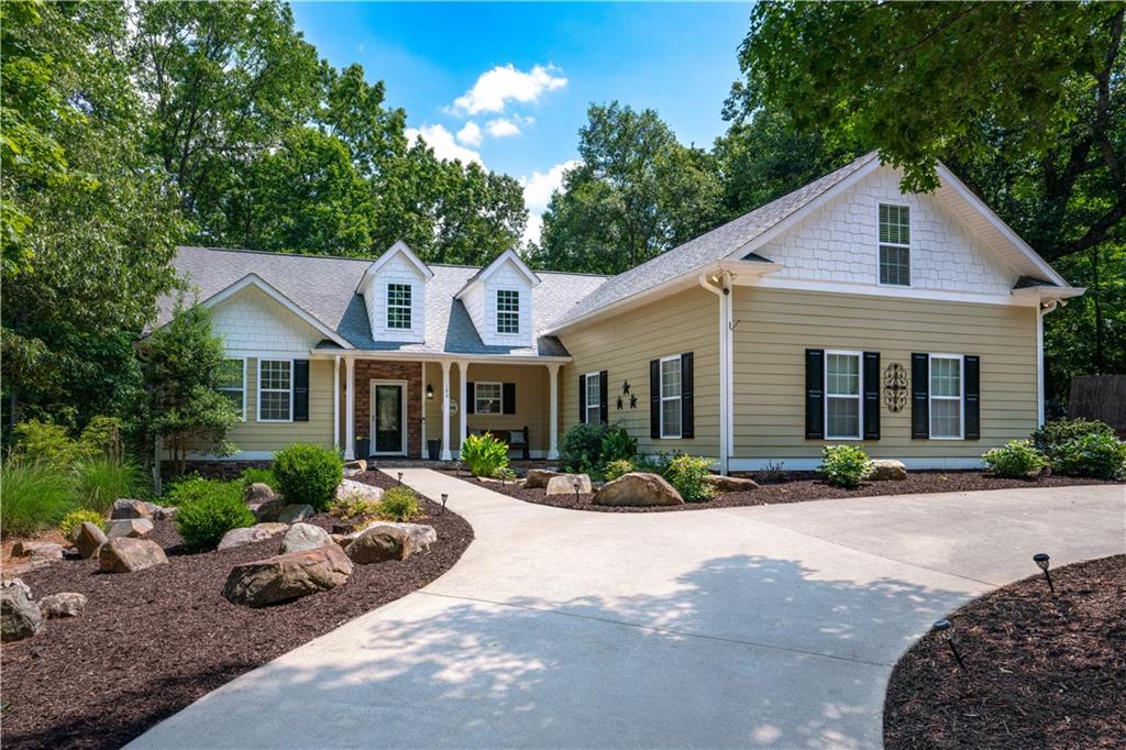 194 Ridgewood Drive