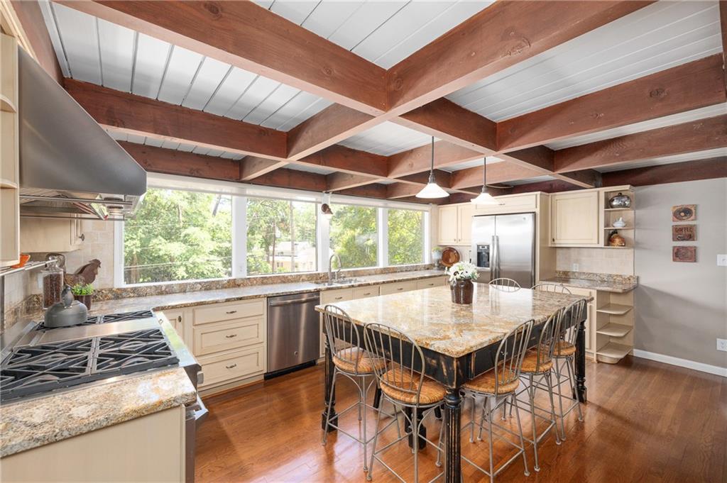 3808 W Nancy Creek Court NE