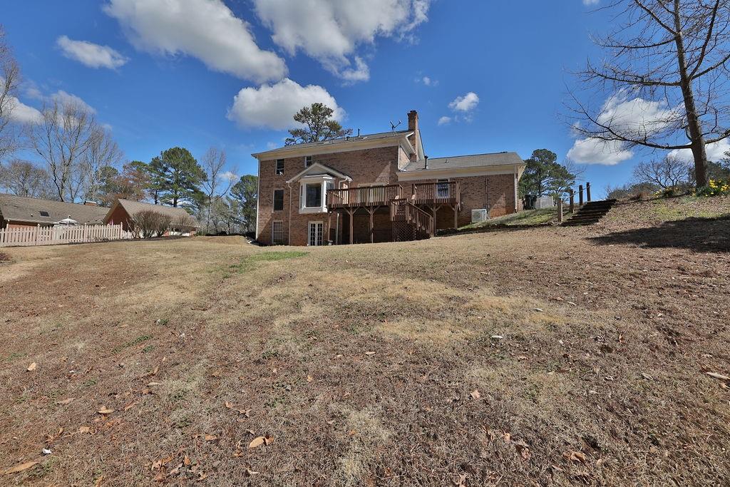 542 Stillwaters Drive SW