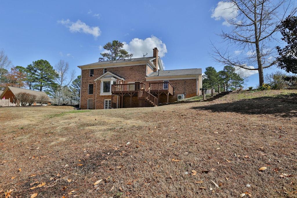 542 Stillwaters Drive SW