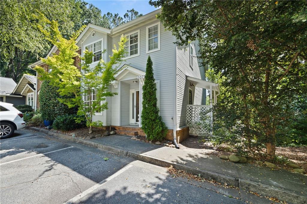 1072 Woodbridge Hollow NE
