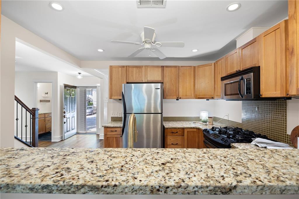 1072 Woodbridge Hollow NE