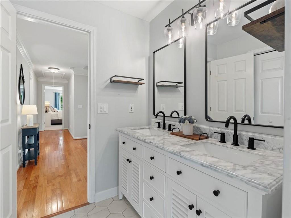 125 Cobblestone Way