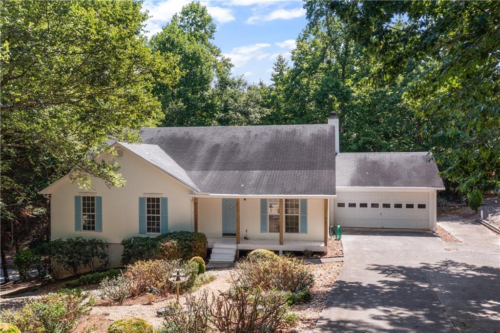 2835 Lake Court