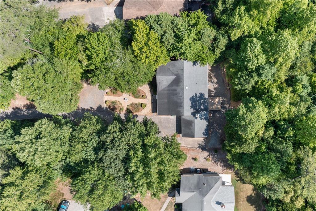 2835 Lake Court