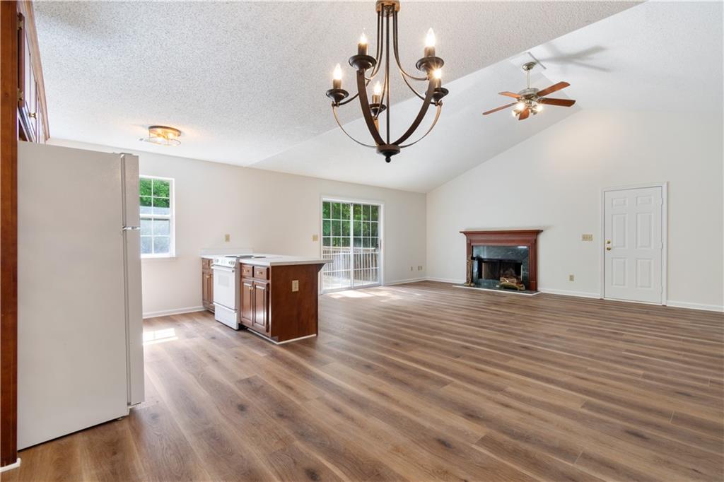 2835 Lake Court