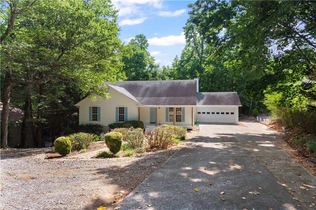 2835 Lake Court