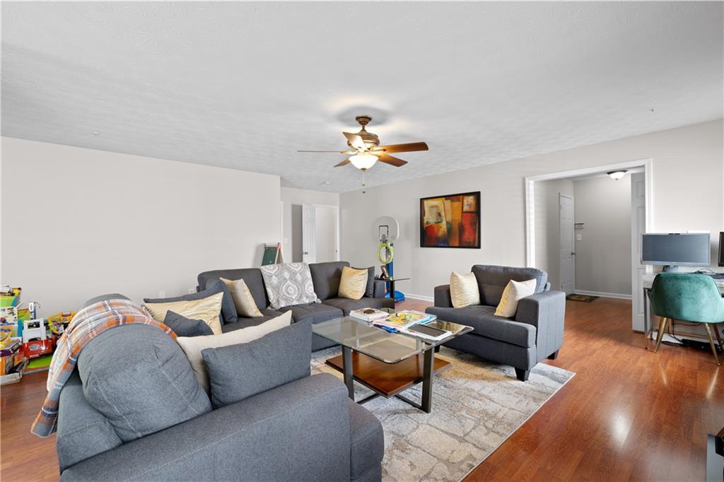 1352 Glenover Way
