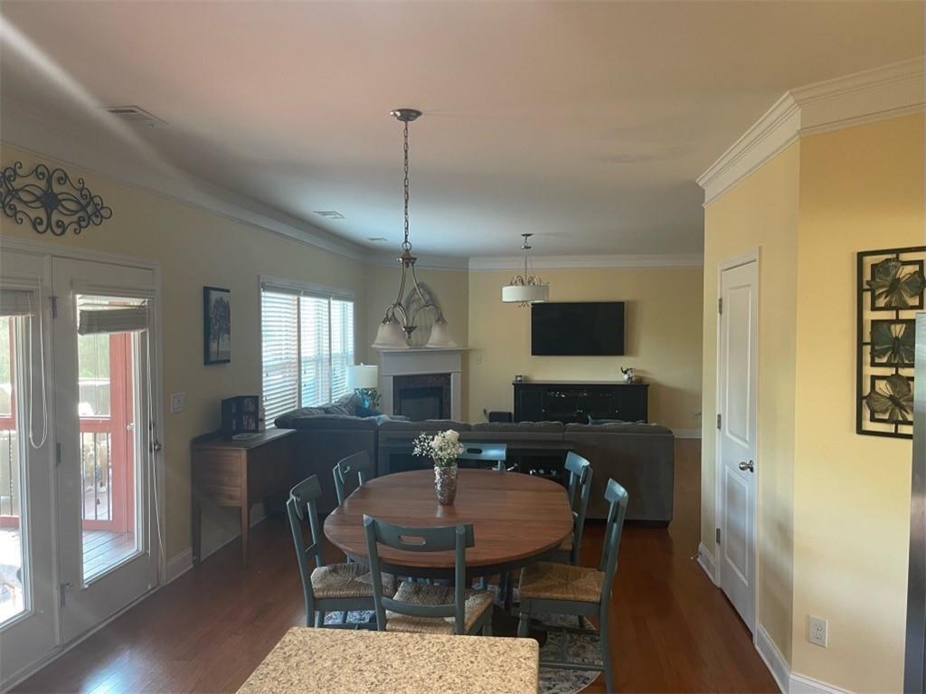 425 Frankford Way