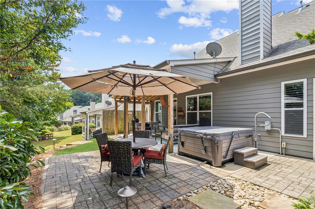 228 River Knoll Way