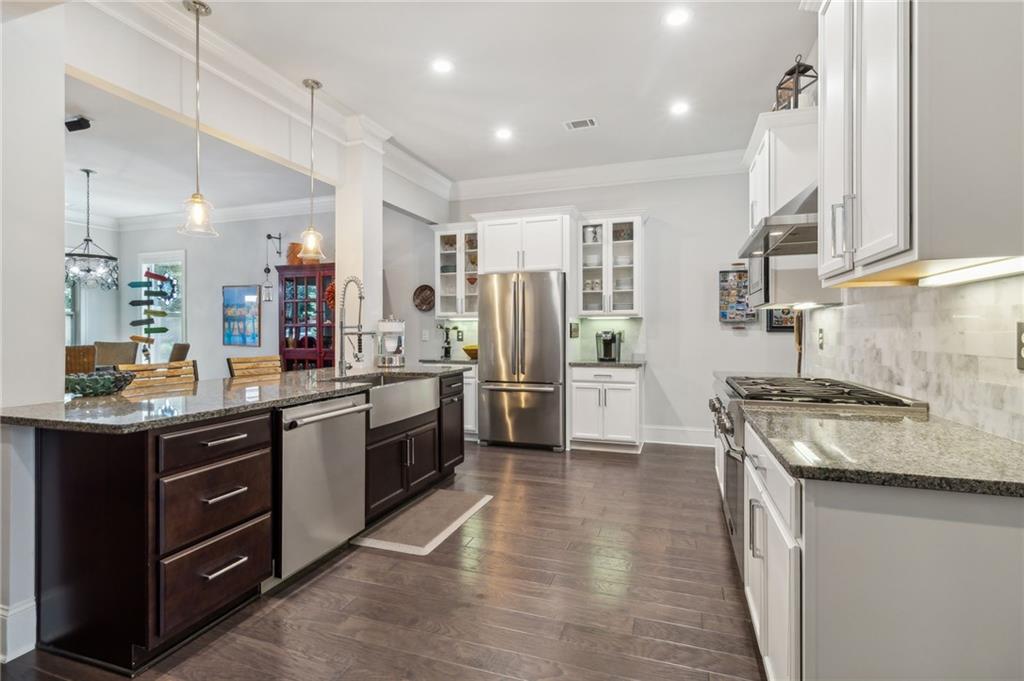 228 River Knoll Way