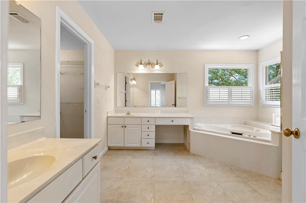 4104 Daniel Green Trail SE