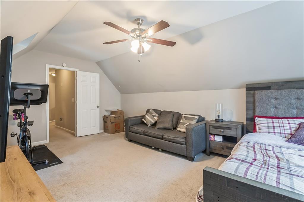 2814 Emerald Court SW