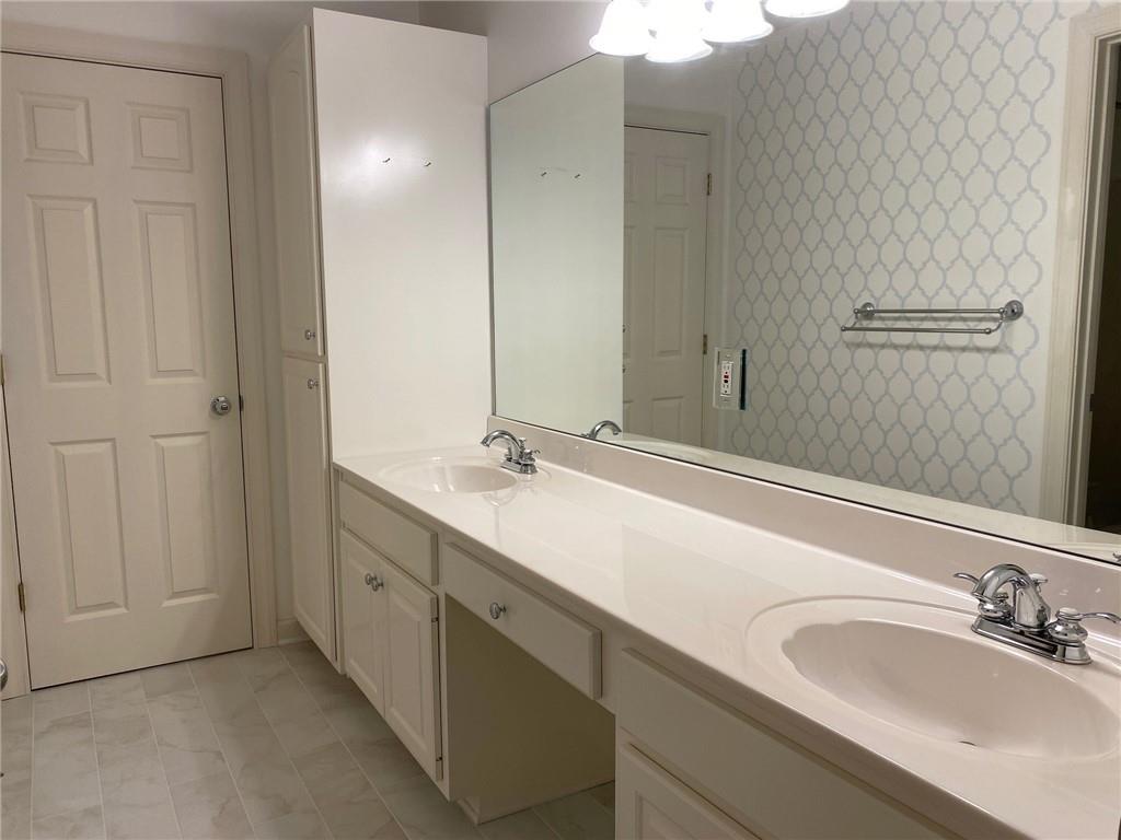 4178 Gateswalk Drive SE